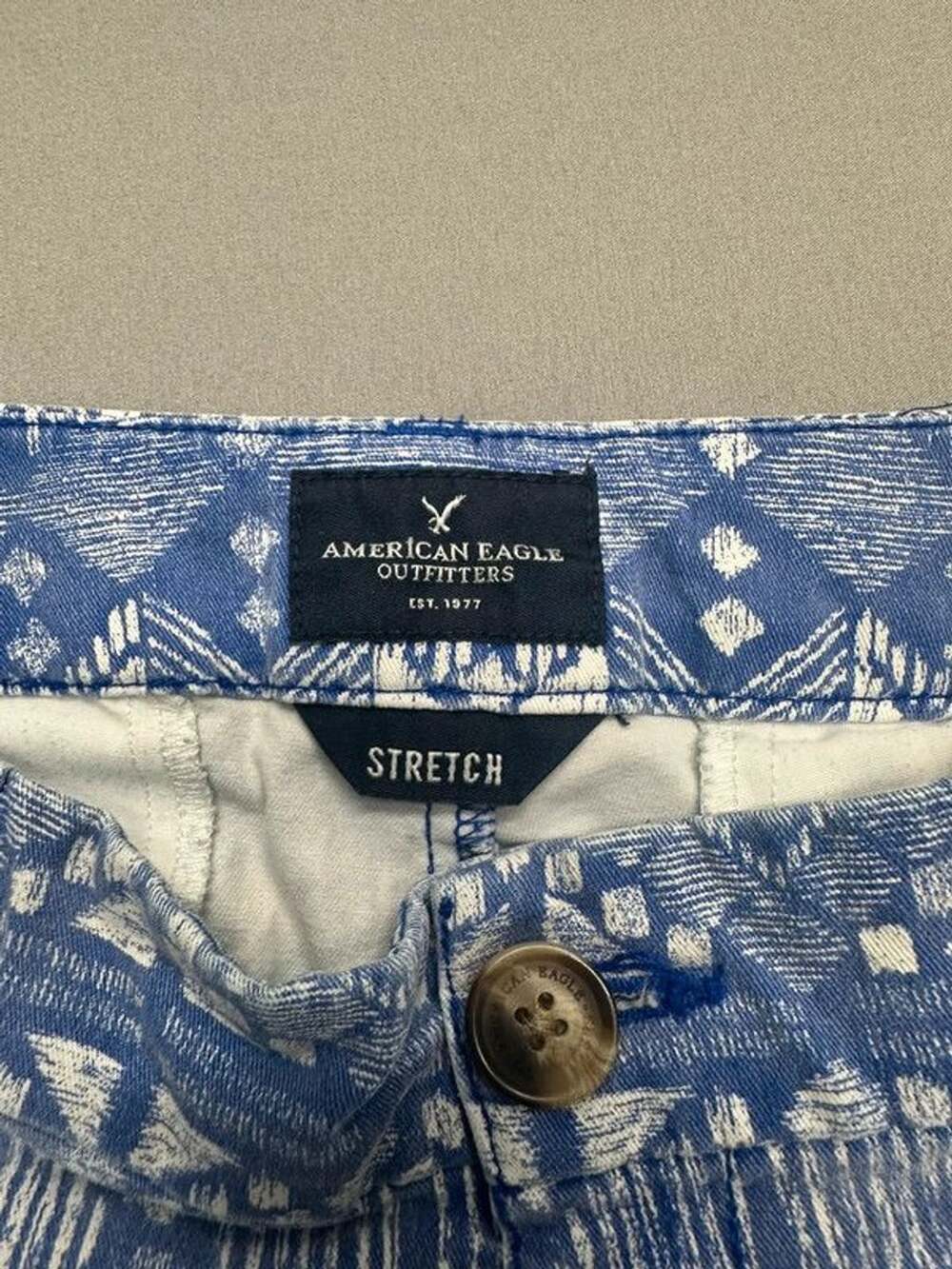 American Eagle Outfitters Midi Stretch Printed Shorts Women’s Size 8 Blue White - Picture 2 of 6
